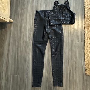 Peloton SET-  top and pants are small.